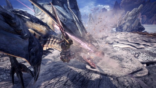 画像ギャラリー No.001のサムネイル画像 / 「MONSTER HUNTER WORLD: ICEBORNE」の新アクション「クラッチクロー」の情報が公開。大剣と刀の新連携アクション動画もお届け