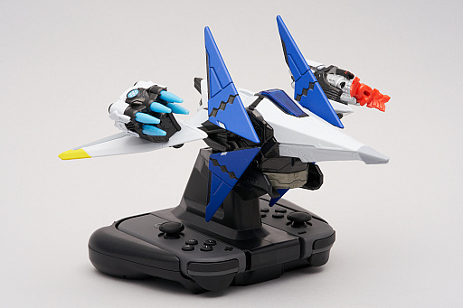 画像ギャラリー No.035のサムネイル画像 / 現実のフィギュアとリンクする意欲作「スターリンク バトル・フォー・アトラス」。機体を弄る楽しさと，不思議なプレイ感がステキ