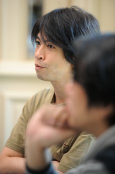 画像ギャラリー No.004のサムネイル画像 / “スーパー厨二病大戦”でアークゲーを世界へ。RWBYも参戦の「BLAZBLUE CROSS TAG BATTLE」,森 利道氏&石渡太輔氏クロスインタビュー