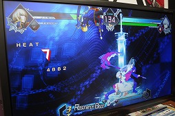 画像ギャラリー No.015のサムネイル画像 / ［EVO Japan］操作方法は簡略化されても “格ゲーらしさ”をしっかりと感じる「BLAZBLUE CROSS TAG BATTLE」プレイレポート