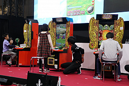 画像ギャラリー No.005のサムネイル画像 / 「戦え!ドラゴンクエスト スキャンバトラーズ」の全国大会をレポート。新バージョン「超4弾」の実機プレイも披露された