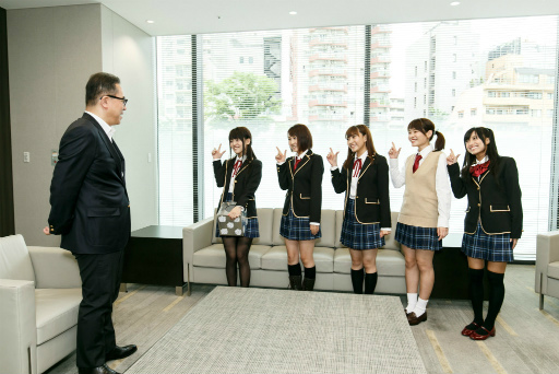 画像ギャラリー No.029のサムネイル画像 / 「スクメロ」の特別企画“はじめての会社訪問！”を4Gamerが密着取材。アプリコット・レグルスの5名が，スクエニの松田社長にはじめてを要求？