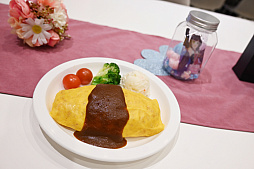 画像ギャラリー No.008のサムネイル画像 / 「プリンセスコネクト!Re:Dive」ד峠の釜めし”荻野屋コラボ試食会レポ。店内には,コラボグッズである等身大パネルの展示も