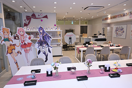 画像ギャラリー No.027のサムネイル画像 / 「プリンセスコネクト!Re:Dive」ד峠の釜めし”荻野屋コラボ試食会レポ。店内には,コラボグッズである等身大パネルの展示も