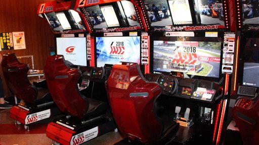 画像ギャラリー No.001のサムネイル画像 / SUPER GT公式「SEGA World Drivers Championship」“テスト走行会”レポート。35台のマシンが入り乱れる,大迫力の新作アーケードレースゲーム
