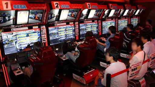 画像ギャラリー No.002のサムネイル画像 / SUPER GT公式「SEGA World Drivers Championship」“テスト走行会”レポート。35台のマシンが入り乱れる,大迫力の新作アーケードレースゲーム