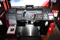 画像ギャラリー No.003のサムネイル画像 / SUPER GT公式「SEGA World Drivers Championship」“テスト走行会”レポート。35台のマシンが入り乱れる,大迫力の新作アーケードレースゲーム
