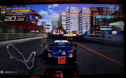 画像ギャラリー No.012のサムネイル画像 / SUPER GT公式「SEGA World Drivers Championship」“テスト走行会”レポート。35台のマシンが入り乱れる,大迫力の新作アーケードレースゲーム