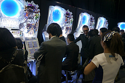 画像ギャラリー No.004のサムネイル画像 / ［JAEPO2018］「Fate/Grand Order Arcade」プレイレポート。スマホ版を再現したコマンドカードシステムに注目