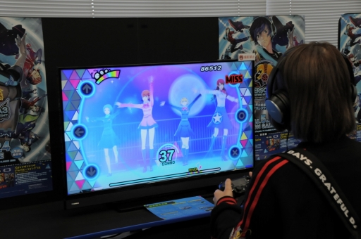 画像ギャラリー No.002のサムネイル画像 / 「P3D」「P5D」「BLAZBLUE CROSS TAG BATTLE」の合同体験会が秋葉原で開催。会場の模様を和田和久氏のコメントとともにお届け