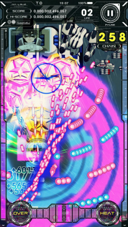 画像ギャラリー No.008のサムネイル画像 / 1000発以上の弾幕が60fpsで動く,スマホ向け縦スクロールSTG「アカとブルー」が配信開始――ライフ回復システムやオートBOMB機能も搭載