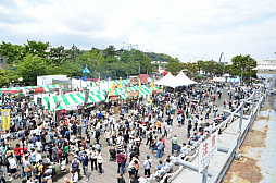 画像ギャラリー No.003のサムネイル画像 / いざ! 横須賀鎮守府へ。「WoWS×アズレン」コラボイベント「三笠大先輩の横須賀散策」スタンプラリーをレポート