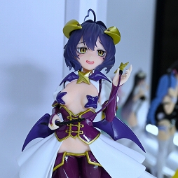 画像ギャラリー No.098のサムネイル画像 / 「ワンダーフェスティバル2025[冬]」フォトレポート。「学マス」花海佑芽のフィギュアは彩色見本も。「NIKKE」「ゼンゼロ」関連も豊作