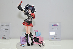 画像ギャラリー No.005のサムネイル画像 / ワンフェス2025[夏]レポート。「アズールレーン」だけでなく「勝利の女神：NIKKE」や「学園アイドルマスター」のフィギュアも充実