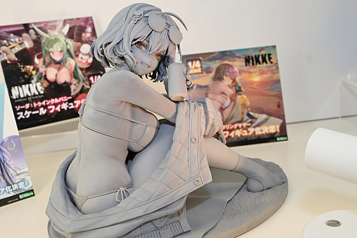 画像ギャラリー No.009のサムネイル画像 / ワンフェス2025[夏]レポート。「アズールレーン」だけでなく「勝利の女神：NIKKE」や「学園アイドルマスター」のフィギュアも充実