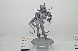 画像ギャラリー No.015のサムネイル画像 / ワンフェス2025[夏]レポート。「アズールレーン」だけでなく「勝利の女神：NIKKE」や「学園アイドルマスター」のフィギュアも充実