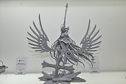 画像ギャラリー No.038のサムネイル画像 / ワンフェス2025[夏]レポート。「アズールレーン」だけでなく「勝利の女神：NIKKE」や「学園アイドルマスター」のフィギュアも充実