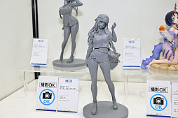 画像ギャラリー No.061のサムネイル画像 / ワンフェス2025[夏]レポート。「アズールレーン」だけでなく「勝利の女神：NIKKE」や「学園アイドルマスター」のフィギュアも充実
