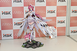 画像ギャラリー No.071のサムネイル画像 / ワンフェス2025[夏]レポート。「アズールレーン」だけでなく「勝利の女神：NIKKE」や「学園アイドルマスター」のフィギュアも充実