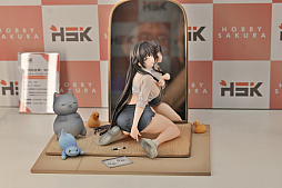 画像ギャラリー No.072のサムネイル画像 / ワンフェス2025[夏]レポート。「アズールレーン」だけでなく「勝利の女神：NIKKE」や「学園アイドルマスター」のフィギュアも充実