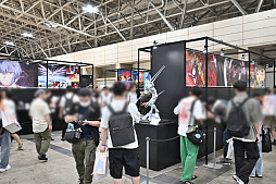 画像ギャラリー No.170のサムネイル画像 / ワンフェス2025[夏]レポート。「アズールレーン」だけでなく「勝利の女神：NIKKE」や「学園アイドルマスター」のフィギュアも充実