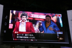 画像ギャラリー No.043のサムネイル画像 / ［TGS 2017］蝶野正洋氏をゲストに迎え，「龍が如く 極2」「龍が如く ONLINE」「北斗が如く」を紹介。真島吾朗のカラオケ新曲も披露されたステージをレポート