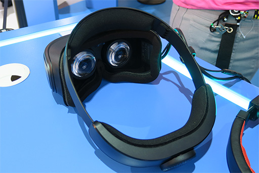 画像ギャラリー No.006のサムネイル画像 / VR HMDのエントリー市場を切り開くかも？ Windows Mixed Reality対応VR HMDをIFA会場で試してみた