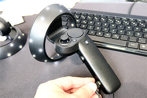 画像ギャラリー No.010のサムネイル画像 / VR HMDのエントリー市場を切り開くかも？ Windows Mixed Reality対応VR HMDをIFA会場で試してみた