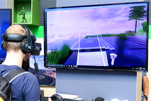 画像ギャラリー No.013のサムネイル画像 / VR HMDのエントリー市場を切り開くかも？ Windows Mixed Reality対応VR HMDをIFA会場で試してみた