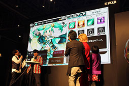 画像ギャラリー No.012のサムネイル画像 / ［闘会議2018］アメリカザリガニとメイプル超合金がレア召喚対決。「23/7 トゥエンティ スリー セブン」スペシャルステージの模様をお届け