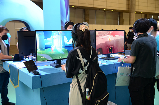 画像ギャラリー No.004のサムネイル画像 / ［TGS2022］「Sky 星を紡ぐ子どもたち」ブース フォトレポート。東京ゲームショウの会場にファンが集う癒しの空間が現れる