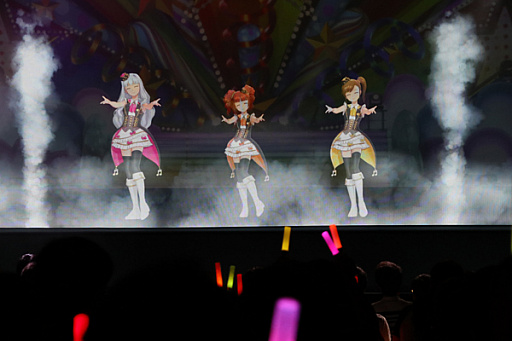 画像ギャラリー No.003のサムネイル画像 / 「アイドルマスター」の765PRO ALLSTARSが歌とダンスをMRで披露。「THE IDOLM@STER MR ST@GE!! MUSIC♪GROOVE☆」初日公演の模様をレポート