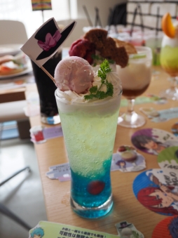 画像ギャラリー No.029のサムネイル画像 / おすすめメニューはカレードリンク。「KING OF PRISM-Shiny Seven Stars-」×プリズムストーンカフェをレポート