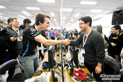 画像ギャラリー No.037のサムネイル画像 / ［EVO Japan］「ストV AE」を始めとした3タイトルの2日目進出者と「ARMS」部門優勝者が決定したEVO Japan 2018初日Twitterまとめ