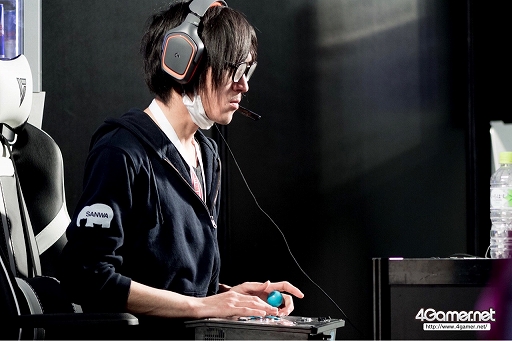 画像ギャラリー No.071のサムネイル画像 / ［EVO Japan］「ストV AE」を始めとした3タイトルの2日目進出者と「ARMS」部門優勝者が決定したEVO Japan 2018初日Twitterまとめ
