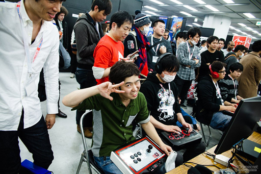 画像ギャラリー No.102のサムネイル画像 / ［EVO Japan］「ストV AE」を始めとした3タイトルの2日目進出者と「ARMS」部門優勝者が決定したEVO Japan 2018初日Twitterまとめ
