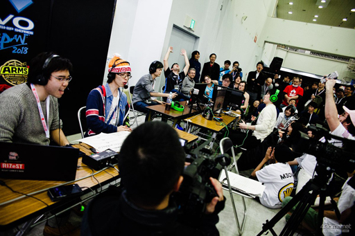 画像ギャラリー No.108のサムネイル画像 / ［EVO Japan］「ストV AE」を始めとした3タイトルの2日目進出者と「ARMS」部門優勝者が決定したEVO Japan 2018初日Twitterまとめ