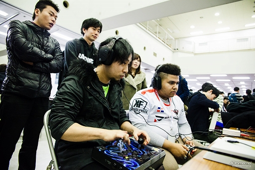 画像ギャラリー No.017のサムネイル画像 / ［EVO Japan］「BBCF」「KOF XIV」の優勝者が決定した2日目Twitterまとめ。「ストV AE」など4タイトルで最終日進出者が決定