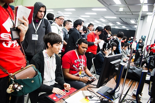 画像ギャラリー No.038のサムネイル画像 / ［EVO Japan］「BBCF」「KOF XIV」の優勝者が決定した2日目Twitterまとめ。「ストV AE」など4タイトルで最終日進出者が決定