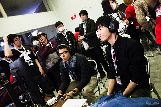 画像ギャラリー No.052のサムネイル画像 / ［EVO Japan］「BBCF」「KOF XIV」の優勝者が決定した2日目Twitterまとめ。「ストV AE」など4タイトルで最終日進出者が決定