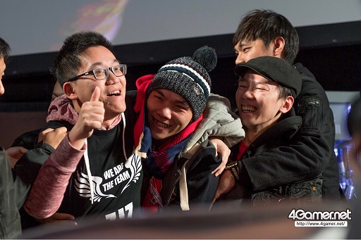 画像ギャラリー No.112のサムネイル画像 / ［EVO Japan］「BBCF」「KOF XIV」の優勝者が決定した2日目Twitterまとめ。「ストV AE」など4タイトルで最終日進出者が決定