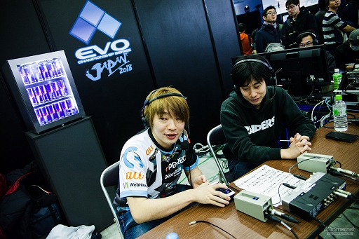 画像ギャラリー No.120のサムネイル画像 / ［EVO Japan］「BBCF」「KOF XIV」の優勝者が決定した2日目Twitterまとめ。「ストV AE」など4タイトルで最終日進出者が決定