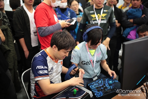 画像ギャラリー No.181のサムネイル画像 / ［EVO Japan］「BBCF」「KOF XIV」の優勝者が決定した2日目Twitterまとめ。「ストV AE」など4タイトルで最終日進出者が決定