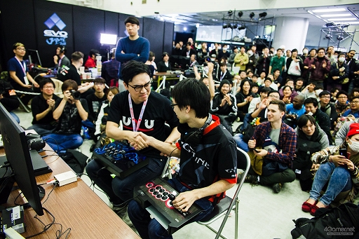 画像ギャラリー No.186のサムネイル画像 / ［EVO Japan］「BBCF」「KOF XIV」の優勝者が決定した2日目Twitterまとめ。「ストV AE」など4タイトルで最終日進出者が決定