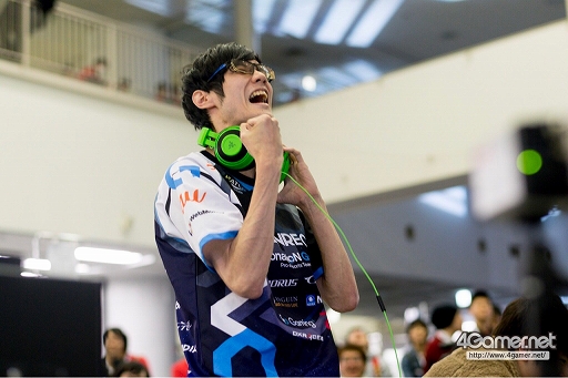 画像ギャラリー No.205のサムネイル画像 / ［EVO Japan］「BBCF」「KOF XIV」の優勝者が決定した2日目Twitterまとめ。「ストV AE」など4タイトルで最終日進出者が決定