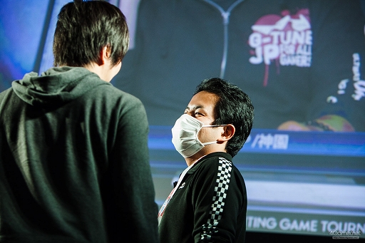 画像ギャラリー No.212のサムネイル画像 / ［EVO Japan］「BBCF」「KOF XIV」の優勝者が決定した2日目Twitterまとめ。「ストV AE」など4タイトルで最終日進出者が決定