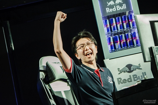 画像ギャラリー No.215のサムネイル画像 / ［EVO Japan］「BBCF」「KOF XIV」の優勝者が決定した2日目Twitterまとめ。「ストV AE」など4タイトルで最終日進出者が決定