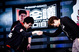 画像ギャラリー No.019のサムネイル画像 / ［闘会議2018］「ストリートファイターV AE」闘会議GP決勝大会レポート。優勝賞金200万円を獲得したのは板橋ザンギエフ選手