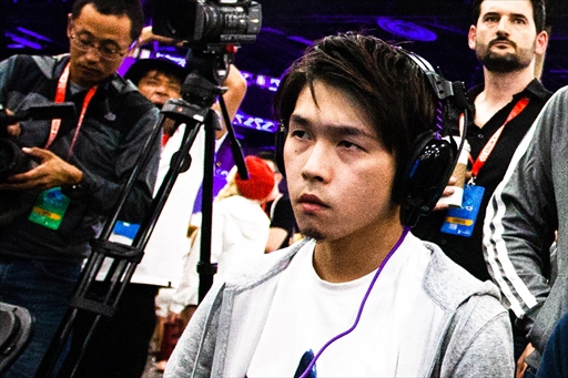 画像ギャラリー No.003のサムネイル画像 / ［EVO2018］「ストリートファイターV AE」決勝は日本時間11：30に開始。初のTOP8進出を果たしたガチくん選手に意気込みを聞いた