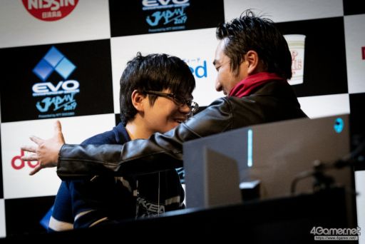 画像ギャラリー No.007のサムネイル画像 / ［EVO Japan］「KOF XIV」「SC6」部門の決勝が行われるDay2レポートまとめ。「SFV AE」「鉄拳7」「GGXrd REV 2」「BBTAG」ではTOP8が決定
